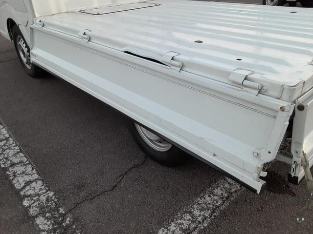 キャリイトラック ＫＣエアコン・パワステ農繁仕様　５速マニュアル車　農繁　エアコン　パワステ　４ＷＤ　デュアルカメラブレーキサポート　車線逸脱警報　デフロック　ＥＳＰ　荷台作業灯　あおりチェーン　ゲートプロテクター　車検Ｒ９年６月　走行１２０５５キロ（64枚目）