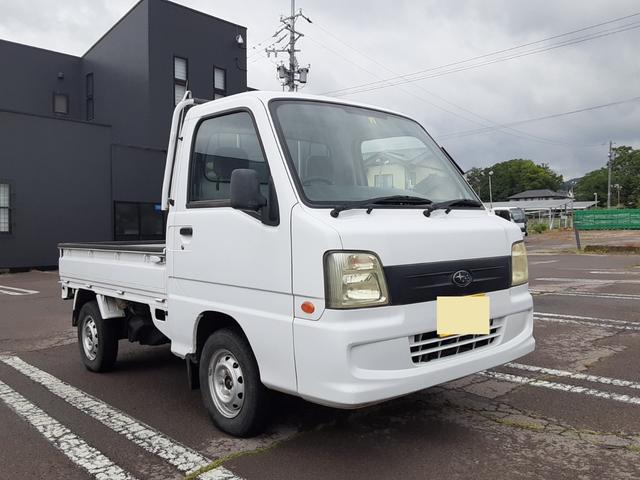 サンバートラック ＴＢ　４ＷＤ　５速マニュアル　エアコン　パワステ　ＡＭＦＭラジオ　ライトレベライザー　ガードプロテクター　荷台ゴムマット　車検整備付　走行５５１４０キロ（2枚目）