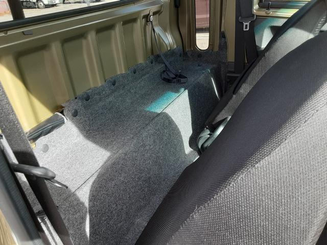 車内スペース(運転席後ろ、助手席後ろ)