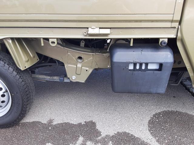 車両右側 バッテリー