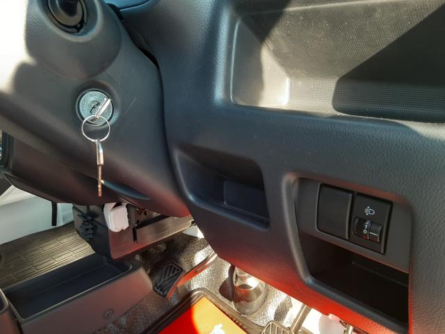 キャリイトラック FC 4WD 5速マニュアル車 エアコンなし パワステ ライトレベライザー ゲートプロテクター あおりチェーン 3方開 車検R9年4/30 走行22794キロ 整備記録簿 スタッドレスタイヤ ノーマルタイヤ(13枚目)