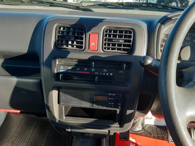 キャリイトラック FC 4WD 5速マニュアル車 エアコンなし パワステ ライトレベライザー ゲートプロテクター あおりチェーン 3方開 車検R9年4/30 走行22794キロ 整備記録簿 スタッドレスタイヤ ノーマルタイヤ(16枚目)