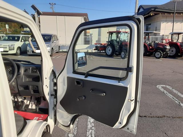 キャリイトラック FC 4WD 5速マニュアル車 エアコンなし パワステ ライトレベライザー ゲートプロテクター あおりチェーン 3方開 車検R9年4/30 走行22794キロ 整備記録簿 スタッドレスタイヤ ノーマルタイヤ(33枚目)