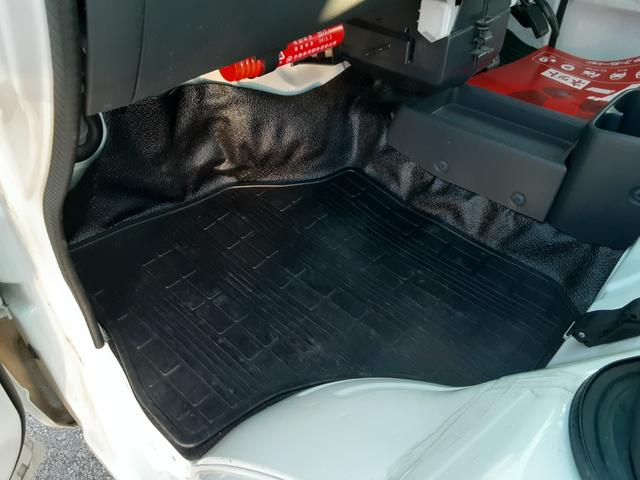 キャリイトラック FC 4WD 5速マニュアル車 エアコンなし パワステ ライトレベライザー ゲートプロテクター あおりチェーン 3方開 車検R9年4/30 走行22794キロ 整備記録簿 スタッドレスタイヤ ノーマルタイヤ(37枚目)