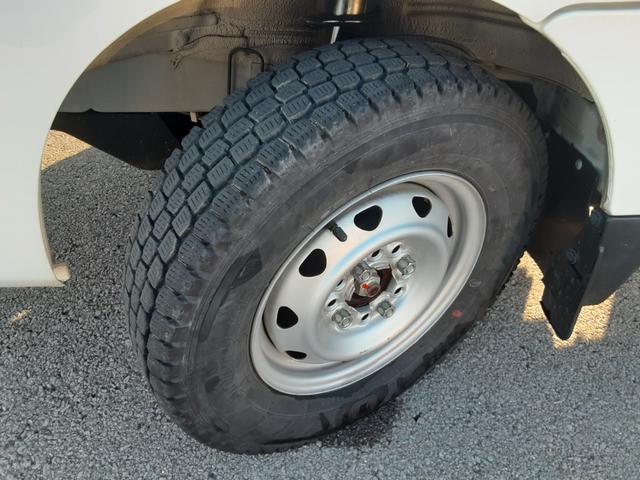 キャリイトラック FC 4WD 5速マニュアル車 エアコンなし パワステ ライトレベライザー ゲートプロテクター あおりチェーン 3方開 車検R9年4/30 走行22794キロ 整備記録簿 スタッドレスタイヤ ノーマルタイヤ(41枚目)