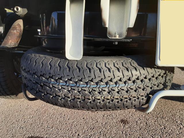 キャリイトラック FC 4WD 5速マニュアル車 エアコンなし パワステ ライトレベライザー ゲートプロテクター あおりチェーン 3方開 車検R9年4/30 走行22794キロ 整備記録簿 スタッドレスタイヤ ノーマルタイヤ(44枚目)