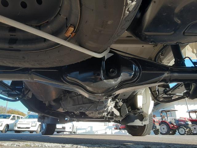 キャリイトラック FC 4WD 5速マニュアル車 エアコンなし パワステ ライトレベライザー ゲートプロテクター あおりチェーン 3方開 車検R9年4/30 走行22794キロ 整備記録簿 スタッドレスタイヤ ノーマルタイヤ(46枚目)