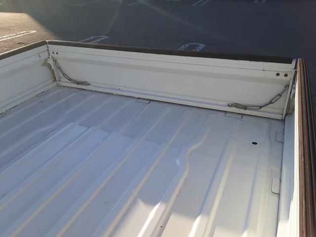 キャリイトラック FC 4WD 5速マニュアル車 エアコンなし パワステ ライトレベライザー ゲートプロテクター あおりチェーン 3方開 車検R9年4/30 走行22794キロ 整備記録簿 スタッドレスタイヤ ノーマルタイヤ(67枚目)