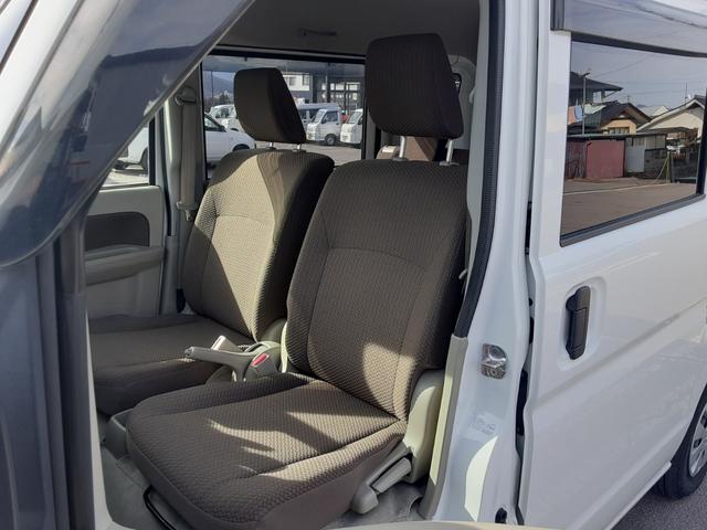 エブリイ 　４ＷＤ　４速オートマチック　エアコン　パワステ　パワーウィンドウ　デュアルカメラブレーキサポート　両席エアバッグ　キーレス　車検Ｒ８年１１月　走行２３０６７キロ　取扱説明書　メンテナンスノート（37枚目）