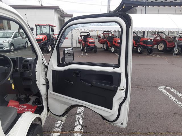 ハイゼットトラック スタンダード　４ＷＤ　４速オートマチック　エアコン　パワステ　ＡＭＦＭラジオ　運転席エアバッグ　ドアバイザー　ライトレベライザー　車検整備付　走行１２９２８ｋｍ（32枚目）