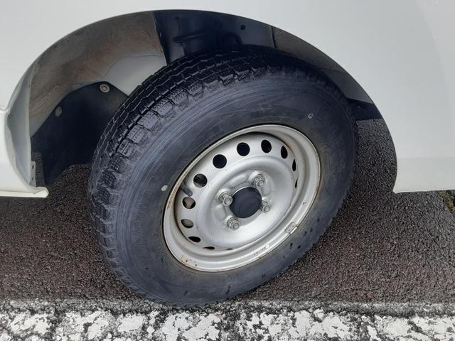 ハイゼットトラック スタンダード　４ＷＤ　４速オートマチック　エアコン　パワステ　ＡＭＦＭラジオ　運転席エアバッグ　ドアバイザー　ライトレベライザー　車検整備付　走行１２９２８ｋｍ（41枚目）