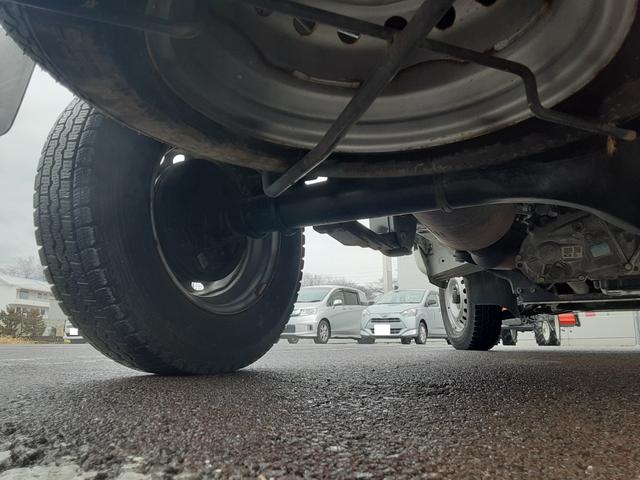 ハイゼットトラック スタンダード　４ＷＤ　４速オートマチック　エアコン　パワステ　ＡＭＦＭラジオ　運転席エアバッグ　ドアバイザー　ライトレベライザー　車検整備付　走行１２９２８ｋｍ（47枚目）