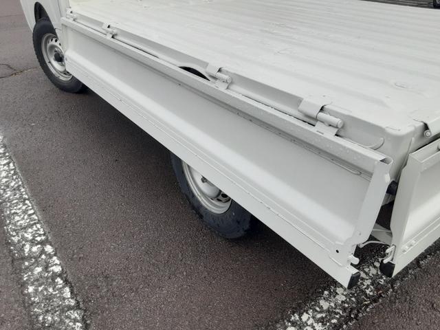 ハイゼットトラック スタンダード　４ＷＤ　４速オートマチック　エアコン　パワステ　ＡＭＦＭラジオ　運転席エアバッグ　ドアバイザー　ライトレベライザー　車検整備付　走行１２９２８ｋｍ（64枚目）