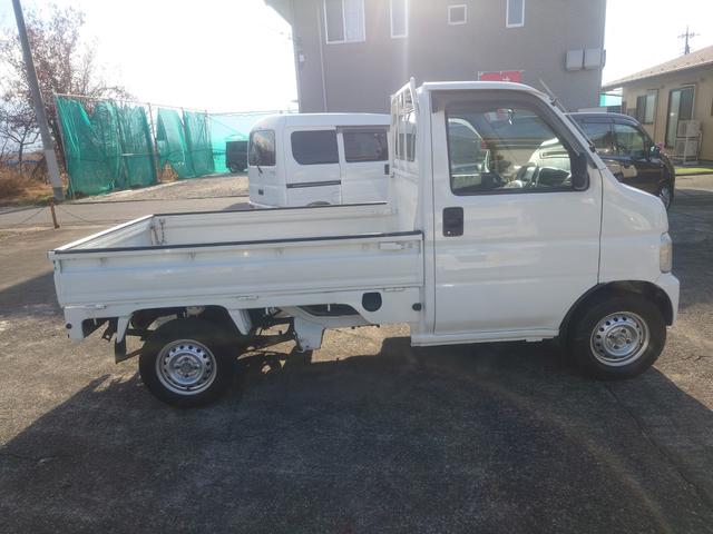 アクティトラック SDX 4WD 5速マニュアル エアコン無し ラジオチューナー パワステ ダブルエアバッグ 荷台マット ゲートプロテクター(4枚目)