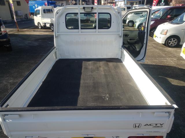 アクティトラック SDX 4WD 5速マニュアル エアコン無し ラジオチューナー パワステ ダブルエアバッグ 荷台マット ゲートプロテクター(17枚目)