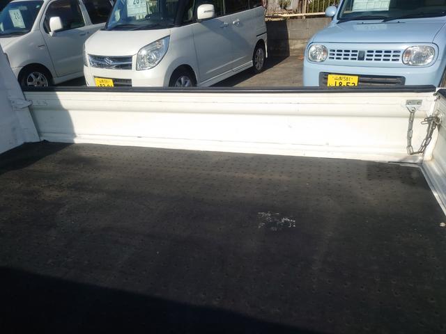 アクティトラック SDX 4WD 5速マニュアル エアコン無し ラジオチューナー パワステ ダブルエアバッグ 荷台マット ゲートプロテクター(26枚目)