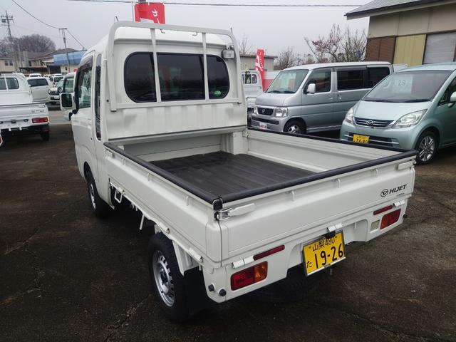 ハイゼットトラック ジャンボ 5速マニュアル 4WD CDチューナー パワステ パワーウィンドウ マニュアルエアコン エアバッグ(9枚目)