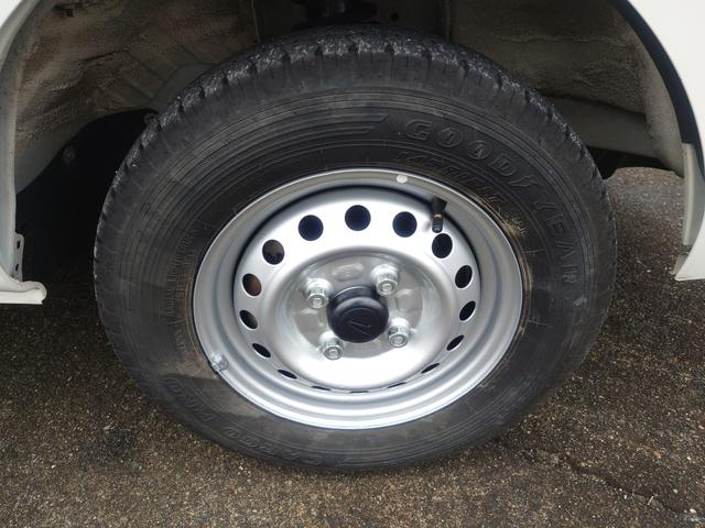 ハイゼットトラック ジャンボ 5速マニュアル 4WD CDチューナー パワステ パワーウィンドウ マニュアルエアコン エアバッグ(20枚目)