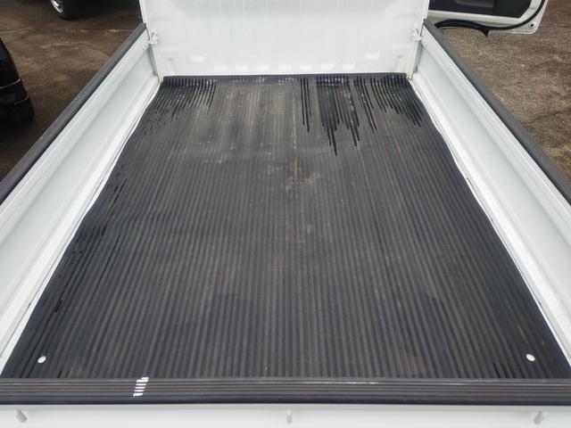 アクティトラック ＳＤＸ　４ＷＤ　パワステ　エアバッグ　ラジオチューナー　マニュアルエアコン　ガードパイプ付き鳥居　荷台ランプ（17枚目）