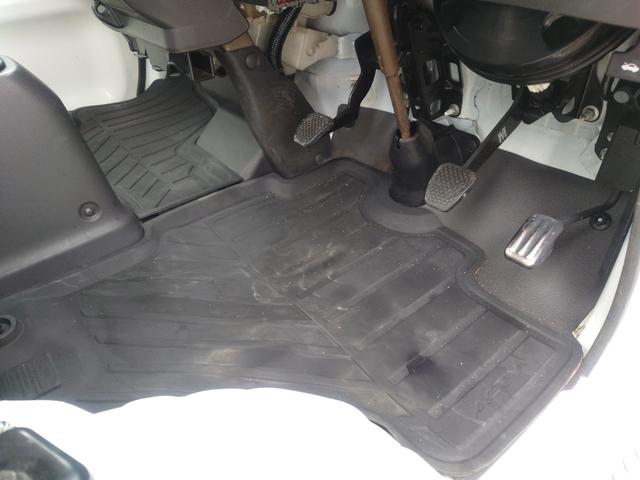 アクティトラック ＳＤＸ　４ＷＤ　パワステ　エアバッグ　ラジオチューナー　マニュアルエアコン　ガードパイプ付き鳥居　荷台ランプ（42枚目）