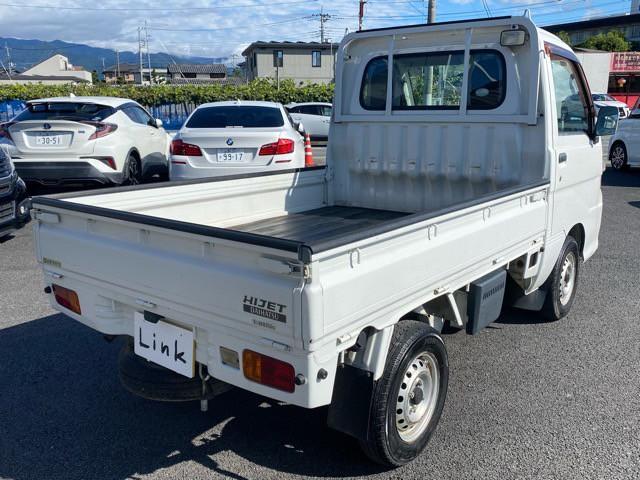 ハイゼットトラック 農用スペシャル　パートタイム４ＷＤ　１年保証付き　ユーザー買取車　エアコン　パワステ　５速マニュアル　荷台マット　三方開　取保（5枚目）