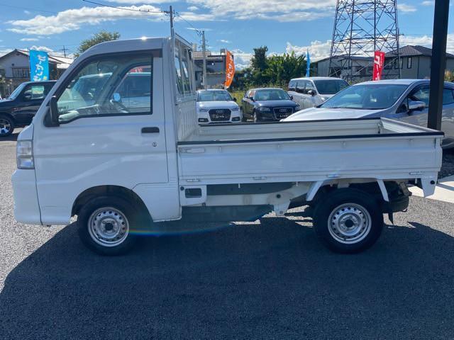 ハイゼットトラック 農用スペシャル　パートタイム４ＷＤ　１年保証付き　ユーザー買取車　エアコン　パワステ　５速マニュアル　荷台マット　三方開　取保（8枚目）