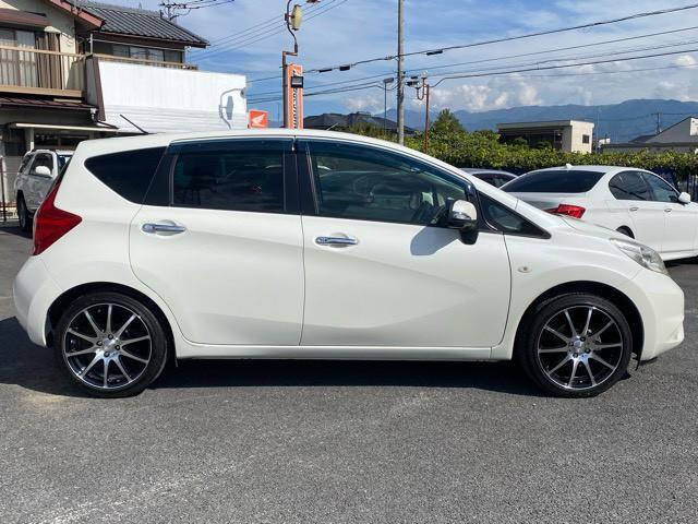 ノート メダリスト 1年保証付き ユーザー買取車 純正ナビ アラウンドビューモニター 社外17インチアルミ ETC オートエアコン スマートキー ドライブレコーダー プッシュスタート ワンオーナー 取保 スペアキー(4枚目)