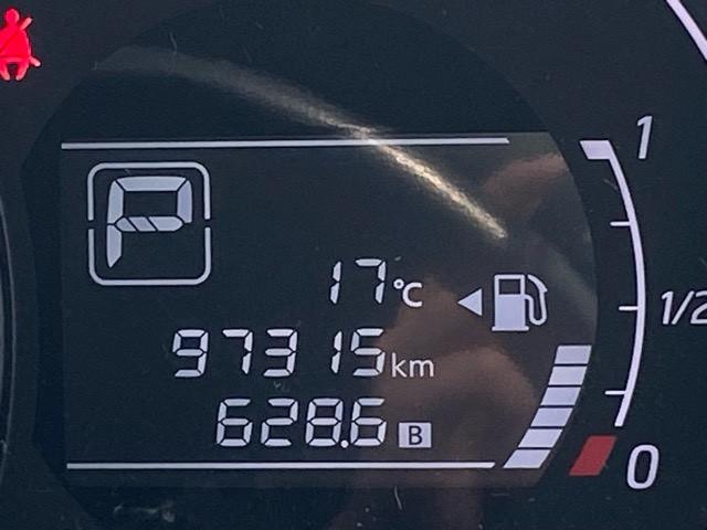 ノート メダリスト 1年保証付き ユーザー買取車 純正ナビ アラウンドビューモニター 社外17インチアルミ ETC オートエアコン スマートキー ドライブレコーダー プッシュスタート ワンオーナー 取保 スペアキー(18枚目)