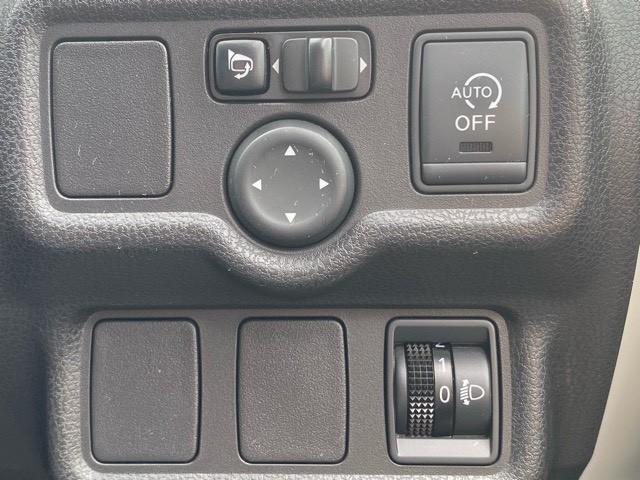 ノート メダリスト 1年保証付き ユーザー買取車 純正ナビ アラウンドビューモニター 社外17インチアルミ ETC オートエアコン スマートキー ドライブレコーダー プッシュスタート ワンオーナー 取保 スペアキー(28枚目)