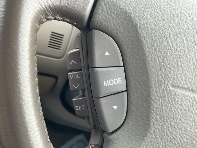 セルシオ Ｃ仕様　ユーザー買取車　メーカー純正ナビ　革シート　エアサス　ＨＩＤヘッドライト　キーレス　クルーズコントロール　純正１６インチアルミ　前席パワーシート　シートヒーター　フォグランプ　ＥＴＣ　取保　スペアキー（22枚目）