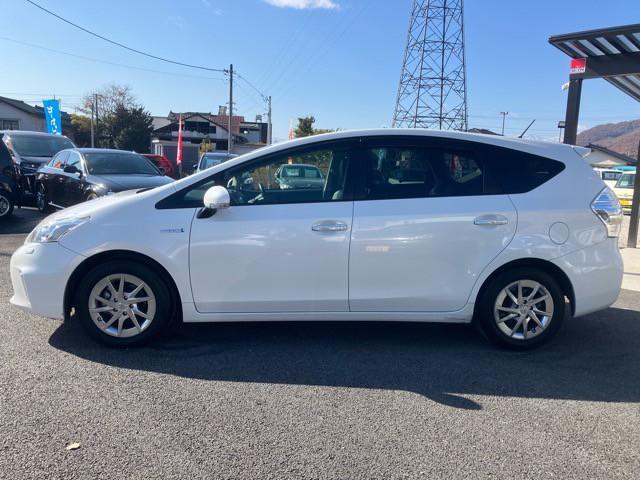 プリウスアルファ Ｇ　チューン　ブラック　１年保証付き　ユーザー買取車　純正ナビ（ＮＳＺＴ－Ｗ６２Ｇ）　フルセグＴＶ　バックモニター　Ｂｌｕｅｔｏｏｔｈ　ハーフレザー　純正１６インチアルミ　ＥＴＣ　ＬＥＤヘッドライト　コーナーセンサー　保証書（8枚目）