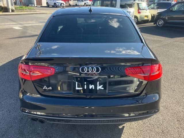 Ａ４ ２．０ＴＦＳＩ　Ｓラインパッケージ　ユーザー買取車　メーカーナビ　バックモニター　フルセグＴＶ　Ｂｌｕｅｔｏｏｔｈ　純正１８インチアルミ　ＨＩＤヘッドライト　パワーシート　シートヒーター　ハーフレザー　取保　スペアキ（6枚目）