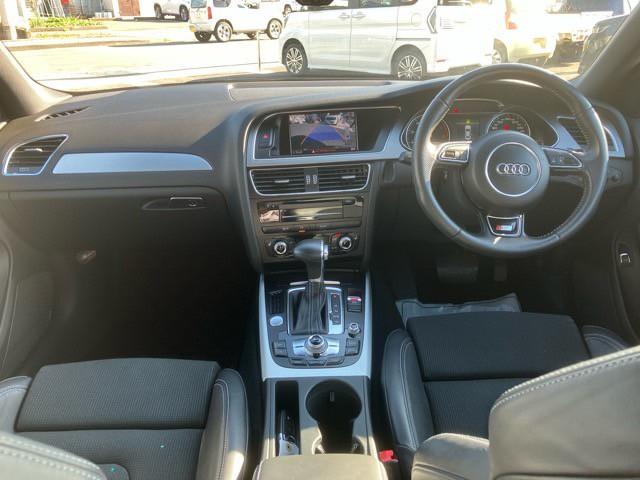 Ａ４ ２．０ＴＦＳＩ　Ｓラインパッケージ　ユーザー買取車　メーカーナビ　バックモニター　フルセグＴＶ　Ｂｌｕｅｔｏｏｔｈ　純正１８インチアルミ　ＨＩＤヘッドライト　パワーシート　シートヒーター　ハーフレザー　取保　スペアキ（10枚目）