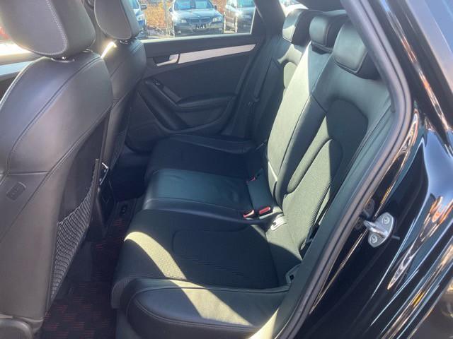 Ａ４ ２．０ＴＦＳＩ　Ｓラインパッケージ　ユーザー買取車　メーカーナビ　バックモニター　フルセグＴＶ　Ｂｌｕｅｔｏｏｔｈ　純正１８インチアルミ　ＨＩＤヘッドライト　パワーシート　シートヒーター　ハーフレザー　取保　スペアキ（13枚目）