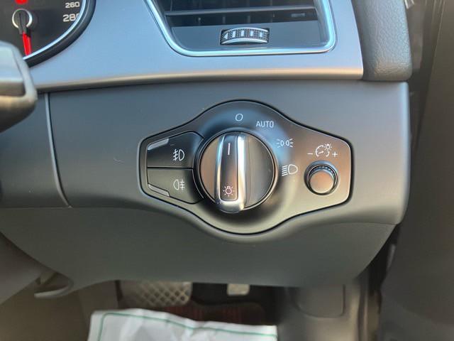Ａ４ ２．０ＴＦＳＩ　Ｓラインパッケージ　ユーザー買取車　メーカーナビ　バックモニター　フルセグＴＶ　Ｂｌｕｅｔｏｏｔｈ　純正１８インチアルミ　ＨＩＤヘッドライト　パワーシート　シートヒーター　ハーフレザー　取保　スペアキ（26枚目）