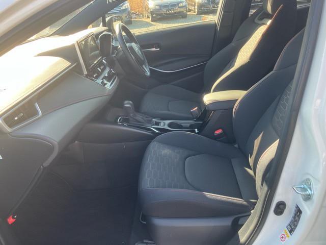 カローラスポーツ ハイブリッドＧ　Ｚ　１年保証付き　ユーザー買取車　純正９インチナビ（ＮＳＺＴ－Ｙ６８Ｔ）　バックモニター　Ｂｌｕｅｔｏｏｔｈ　ＬＥＤヘッドライト　プリクラッシュセーフティ　純正１８インチアルミ　ＥＴＣ　取保　スペアキー（12枚目）