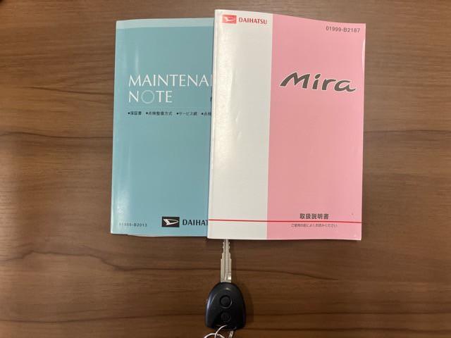 ミラ Ｘ　ユーザー買取車　純正オーディオ　キーレス　エアコン　パワステ　パワーウィンドウ　電格ミラー　社外１３インチアルミ　取保（30枚目）