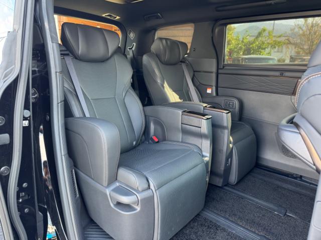 アルファード Ｚ　ワンオーナー　禁煙車　ムーンルーフ　ユニバーサルステップ　デジタルインナーミラー（11枚目）