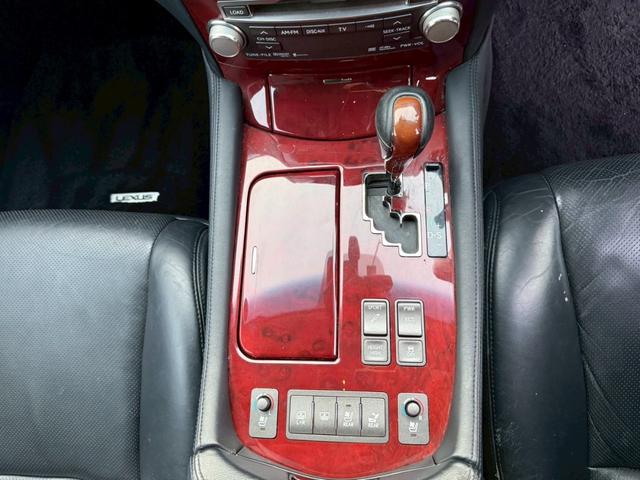 LS LS460 バージョンU フロントバンパー後期 サンルーフ 4WD(19枚目)