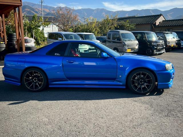 スカイライン ２５ＧＴターボ　フロントリアサイドユーラスエアロ　ＨＫＳ車高調マフラー　ニスモデフ　トラスト製インタークーラーオイルクーラーエアクリ　ナルディステアリング　レカロフルバケ（3枚目）