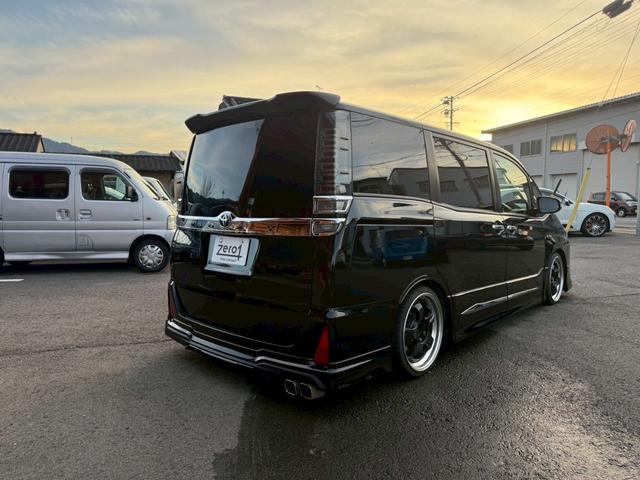 ヴォクシー ＺＳ　煌ＩＩＩ　モデリスタエアロ禁煙車アルパインＢＩＧＸ１０インチナビＷＯＲＫホイールテイン車高調（4枚目）