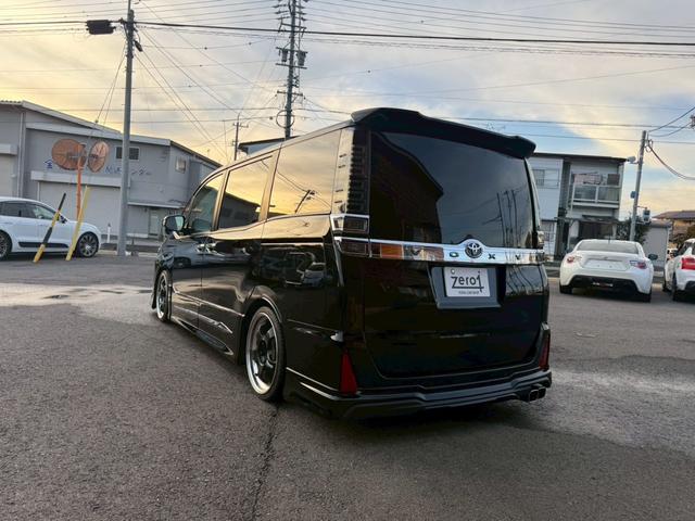 ヴォクシー ＺＳ　煌ＩＩＩ　モデリスタエアロ禁煙車アルパインＢＩＧＸ１０インチナビＷＯＲＫホイールテイン車高調（6枚目）