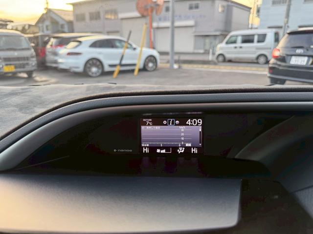 ヴォクシー ＺＳ　煌ＩＩＩ　モデリスタエアロ禁煙車アルパインＢＩＧＸ１０インチナビＷＯＲＫホイールテイン車高調（17枚目）