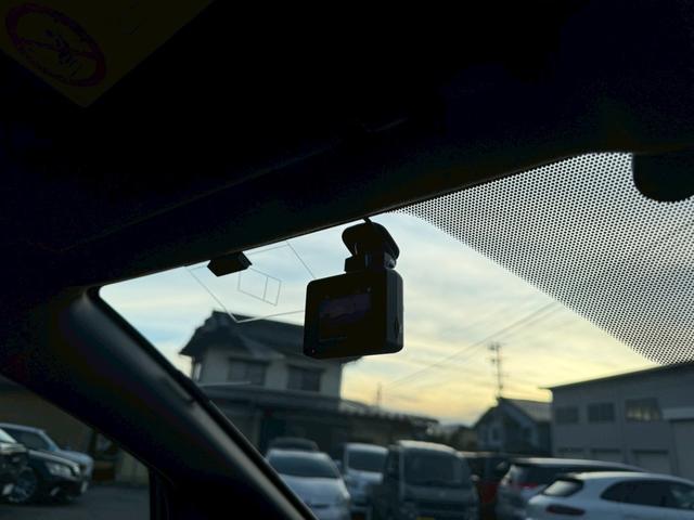 ヴォクシー ＺＳ　煌ＩＩＩ　モデリスタエアロ禁煙車アルパインＢＩＧＸ１０インチナビＷＯＲＫホイールテイン車高調（18枚目）