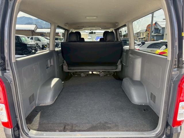 ハイエースバン 　４型フェイス　モデリスタリップ　バッドフェイス　６型リアバンパー＆テール　マッドブラックＬＥＤヘッドライト＆グリル　タイミングベルト交換済み（18枚目）