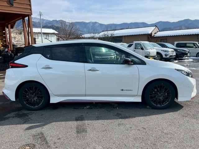 ���݃X�^�b�h���X�^�C�������Ă���܂����A�����z�C�[���m�[�}���^�C�����t�����Ă���܂��I