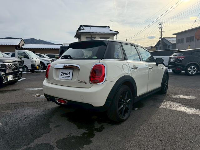 �����X�̍ۂ��d�b�����₢���킹���҂����Ă���܂�