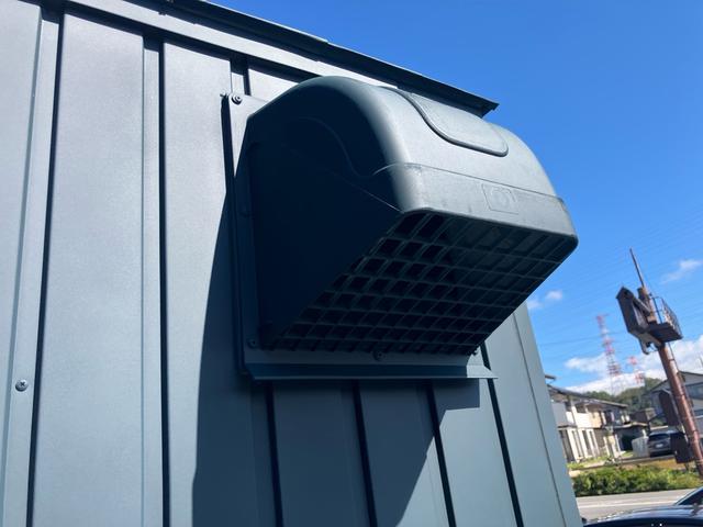 キャリイトラック ＫＣエアコン・パワステ　キッチンカー　オールペイント　外部電源取り込み　コンセント４つ　シンク３つ　走行距離９５，５００ｋｍ　２０Ａ　２００Ｖ　換気扇付き（6枚目）