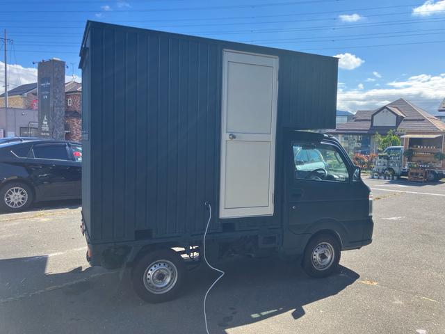 キャリイトラック ＫＣエアコン・パワステ　キッチンカー　オールペイント　外部電源取り込み　コンセント４つ　シンク３つ　走行距離９５，５００ｋｍ　２０Ａ　２００Ｖ　換気扇付き（11枚目）