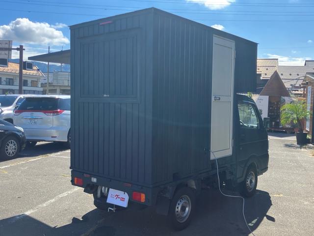 キャリイトラック ＫＣエアコン・パワステ　キッチンカー　オールペイント　外部電源取り込み　コンセント４つ　シンク３つ　走行距離９５，５００ｋｍ　２０Ａ　２００Ｖ　換気扇付き（12枚目）